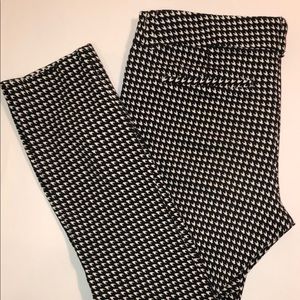 Black and white pixie pants.